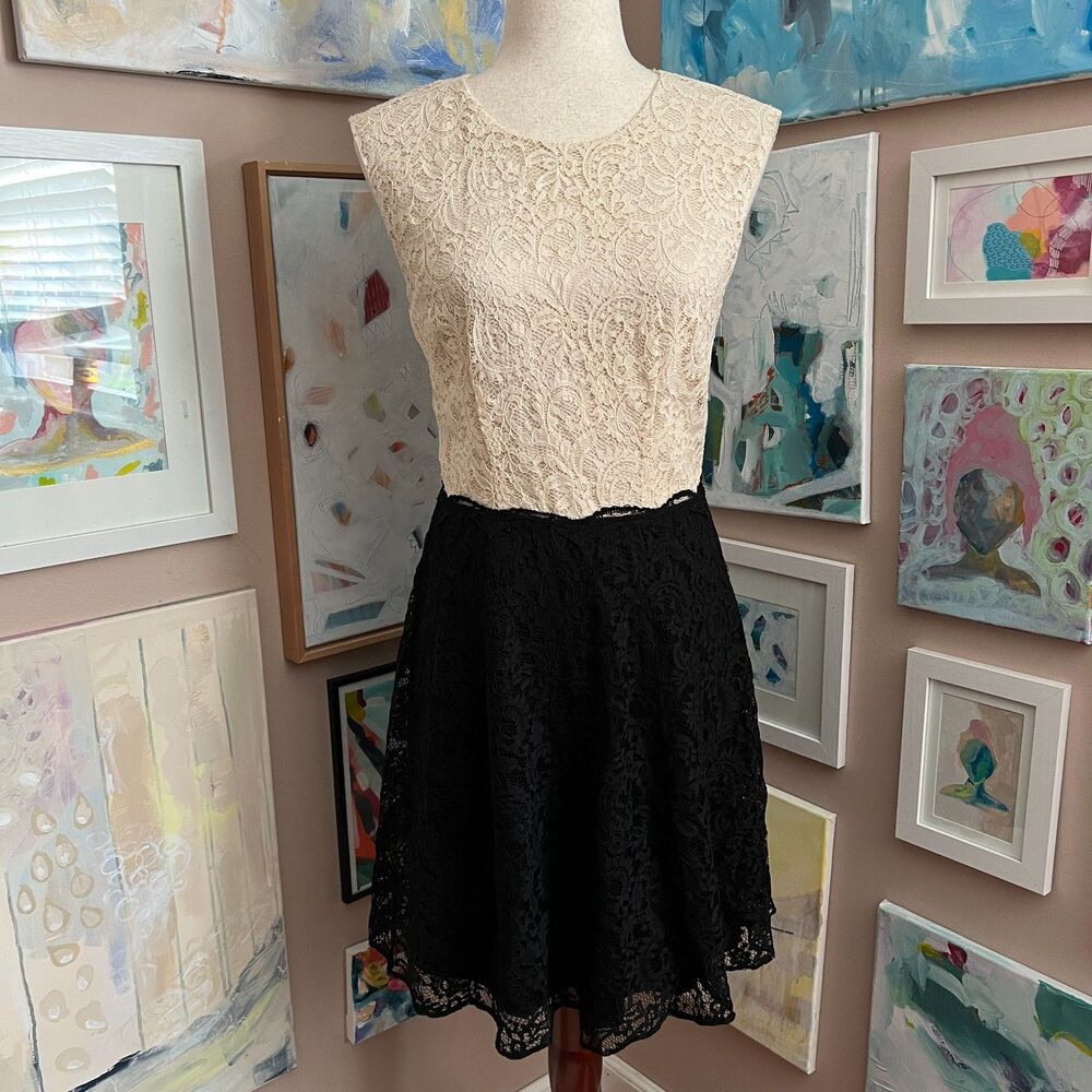Betsey Johnson Cream Black Lace Wedding Dress Cocktail Party Feminine Size 6